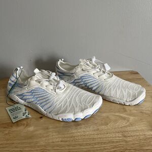 Peak Footwear Lorax Pro Healthy & Nonslip Barefoot Shoes White & Blue Womens 9